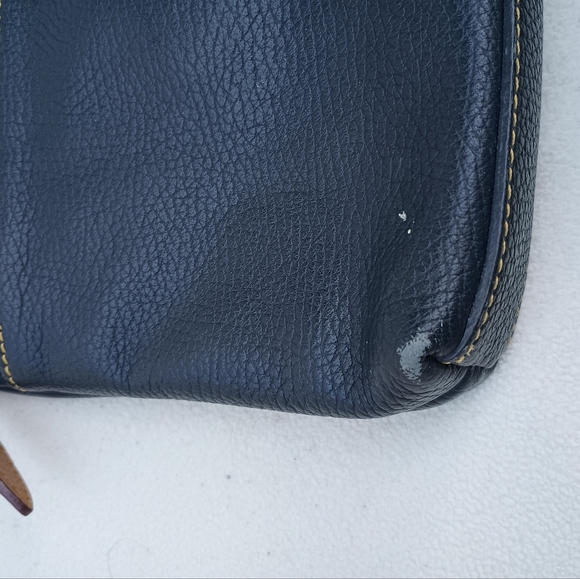 Dooney and Bourke Dillen letter carrier - Picture 6 of 10